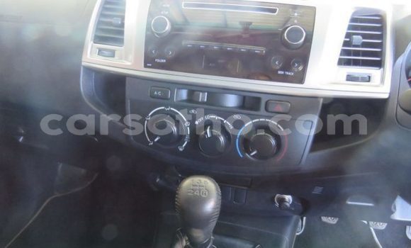 Sayi Na hannu Toyota Hilux White Mota in Maseru a Maseru Sayi Na hannu Toyota Hilux White Mota in Maseru a Maseru