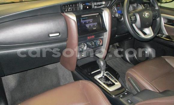 Sayi Na hannu Toyota Fortuner White Mota in Maseru a Maseru Sayi Na hannu Toyota Fortuner White Mota in Maseru a Maseru