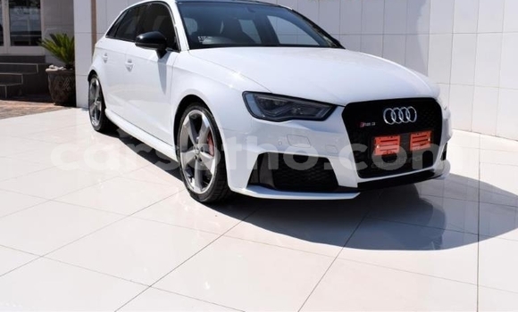Sayi Na hannu Audi RS3 White Mota in Maseru a Maseru Sayi Na hannu Audi RS3 White Mota in Maseru a Maseru
