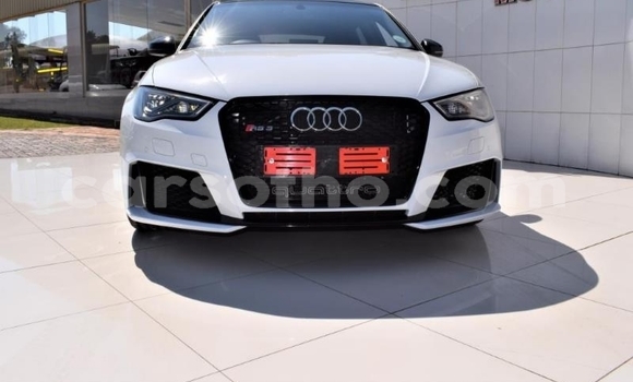 Sayi Na hannu Audi RS3 White Mota in Maseru a Maseru Sayi Na hannu Audi RS3 White Mota in Maseru a Maseru