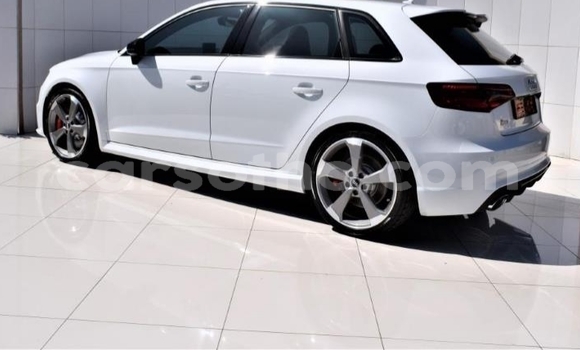Sayi Na hannu Audi RS3 White Mota in Maseru a Maseru Sayi Na hannu Audi RS3 White Mota in Maseru a Maseru