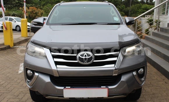 Acheter Occasion Voiture Toyota Fortuner Gris à Maseru, Maseru Acheter Occasion Voiture Toyota Fortuner Gris à Maseru, Maseru
