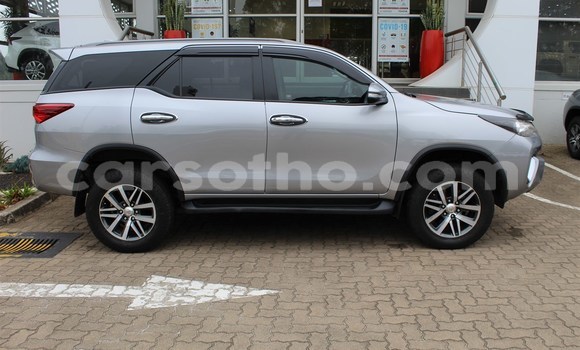 Acheter Occasion Voiture Toyota Fortuner Gris à Maseru, Maseru Acheter Occasion Voiture Toyota Fortuner Gris à Maseru, Maseru