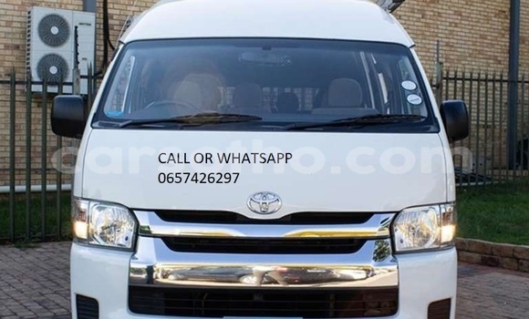 Buy Used Toyota Hiace Green Car in Maputsoe in Leribe Buy Used Toyota Hiace Green Car in Maputsoe in Leribe