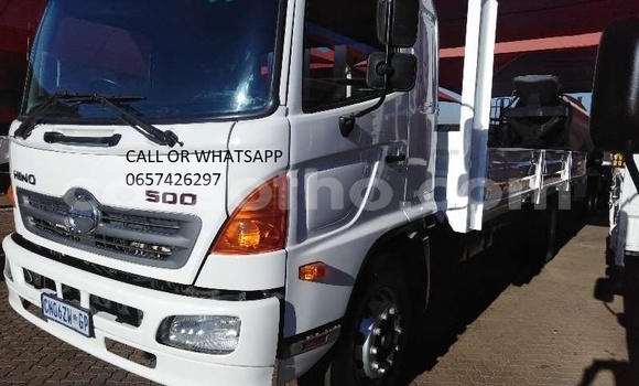 Buy Used Hino 300 Series White Truck in Maputsoa in Leribe Buy Used Hino 300 Series White Truck in Maputsoa in Leribe