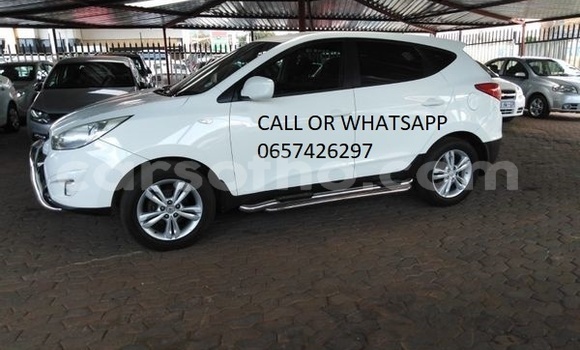 Buy Used Hyundai ix35 White Car in Maputsoe in Leribe Buy Used Hyundai ix35 White Car in Maputsoe in Leribe