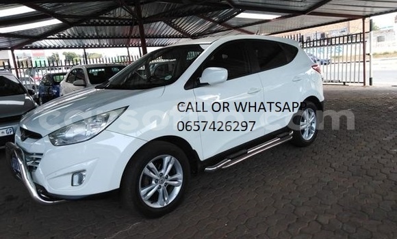 Buy Used Hyundai ix35 White Car in Maputsoe in Leribe Buy Used Hyundai ix35 White Car in Maputsoe in Leribe
