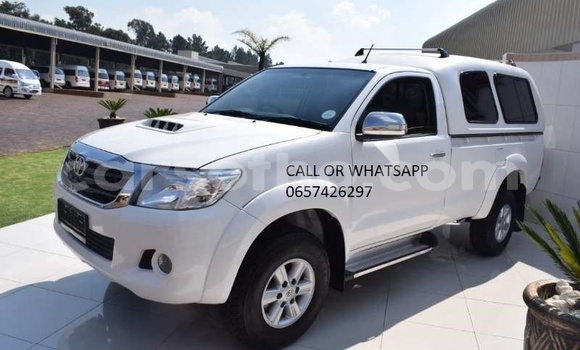 Buy Used Toyota Hilux White Car in Maputsoa in Leribe Buy Used Toyota Hilux White Car in Maputsoa in Leribe