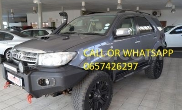 Buy Used Toyota Fortuner Silver Car in Maputsoa in Leribe Buy Used Toyota Fortuner Silver Car in Maputsoa in Leribe