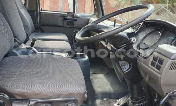 Sayi Na hannu Nissan UD White Babbar mota in Maseru a Maseru Sayi Na hannu Nissan UD White Babbar mota in Maseru a Maseru