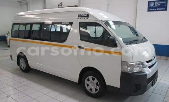 Sayi Na hannu Toyota Hiace White Mota in Maseru a Maseru Sayi Na hannu Toyota Hiace White Mota in Maseru a Maseru