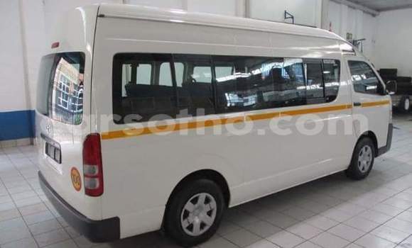 Sayi Na hannu Toyota Hiace White Mota in Maseru a Maseru Sayi Na hannu Toyota Hiace White Mota in Maseru a Maseru