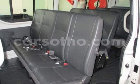 Sayi Na hannu Toyota Hiace White Mota in Maseru a Maseru Sayi Na hannu Toyota Hiace White Mota in Maseru a Maseru