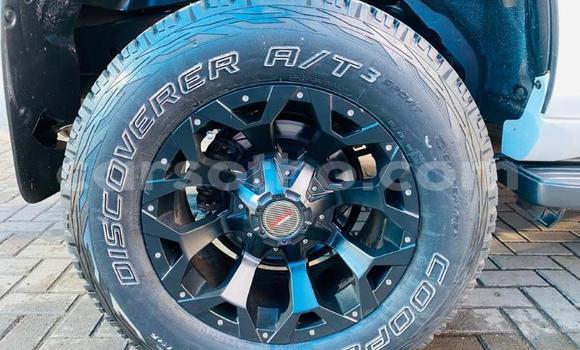 Sayi Na hannu Toyota Land Cruiser Prado White Mota in Maseru a Maseru Sayi Na hannu Toyota Land Cruiser Prado White Mota in Maseru a Maseru