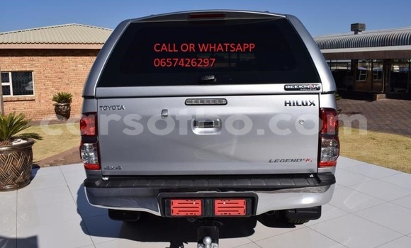 Buy Used Toyota Hilux Silver Car in Maseru in Maseru Buy Used Toyota Hilux Silver Car in Maseru in Maseru