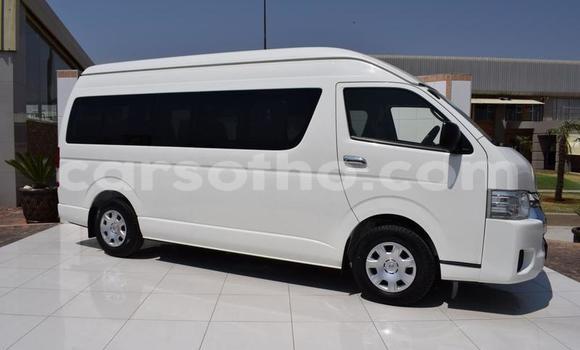 Sayi Na hannu Toyota Hiace White Mota in Butha–Buthe a Thaba-Tseka Sayi Na hannu Toyota Hiace White Mota in Butha–Buthe a Thaba-Tseka