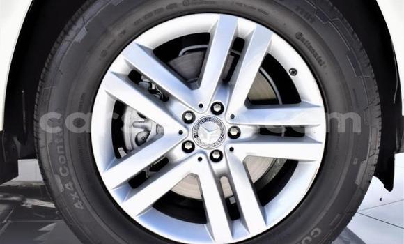 Sayi Na hannu Mercedes-Benz GL–Class White Mota in Maseru a Maseru Sayi Na hannu Mercedes-Benz GL–Class White Mota in Maseru a Maseru