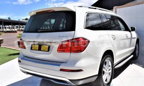 Sayi Na hannu Mercedes-Benz GL–Class White Mota in Maseru a Maseru Sayi Na hannu Mercedes-Benz GL–Class White Mota in Maseru a Maseru