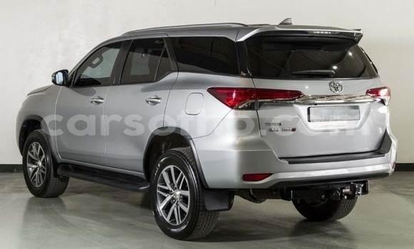 Buy Used Toyota Fortuner Silver Car in Peka in Leribe Buy Used Toyota Fortuner Silver Car in Peka in Leribe