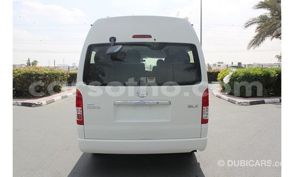 Acheter Import Voiture Toyota Hiace Blanc à Import - Dubai, Maseru Acheter Import Voiture Toyota Hiace Blanc à Import - Dubai, Maseru