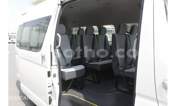 Acheter Import Voiture Toyota Hiace Blanc à Import - Dubai, Maseru Acheter Import Voiture Toyota Hiace Blanc à Import - Dubai, Maseru