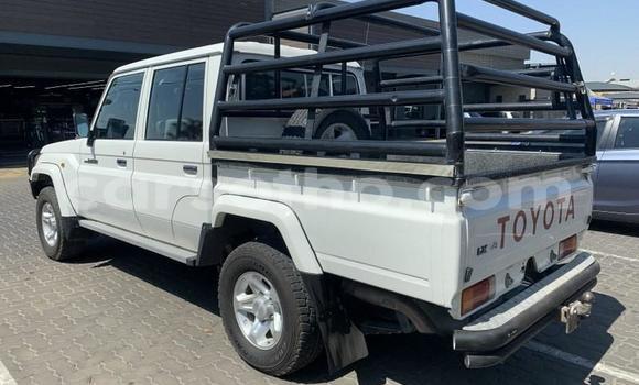 Acheter Occasion Voiture Toyota Land Cruiser Blanc à Maseru, Maseru Acheter Occasion Voiture Toyota Land Cruiser Blanc à Maseru, Maseru