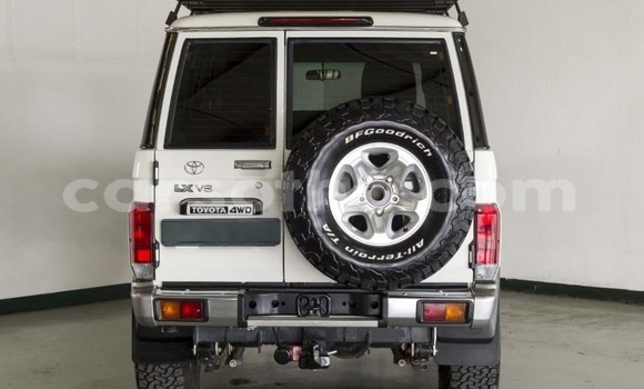 Acheter Occasion Voiture Toyota Land Cruiser Blanc à Roma, Maseru Acheter Occasion Voiture Toyota Land Cruiser Blanc à Roma, Maseru