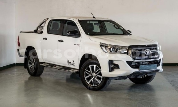 Sayi Na hannu Toyota Hilux White Mota in Maseru a Maseru Sayi Na hannu Toyota Hilux White Mota in Maseru a Maseru