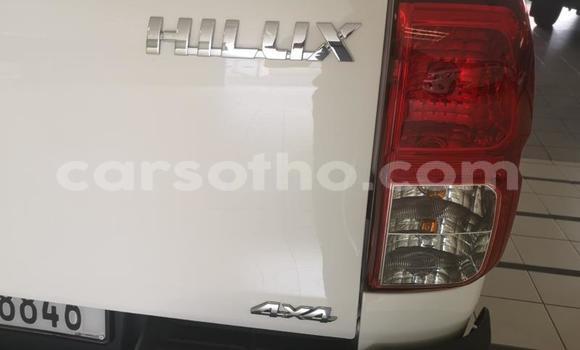 اشتري مستعمل Toyota Hilux White سيارة في Maseru في Maseru اشتري مستعمل Toyota Hilux White سيارة في Maseru في Maseru