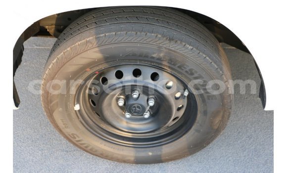 Sayi Imported Toyota Hilux White Mota in Import - Dubai a Maseru Sayi Imported Toyota Hilux White Mota in Import - Dubai a Maseru