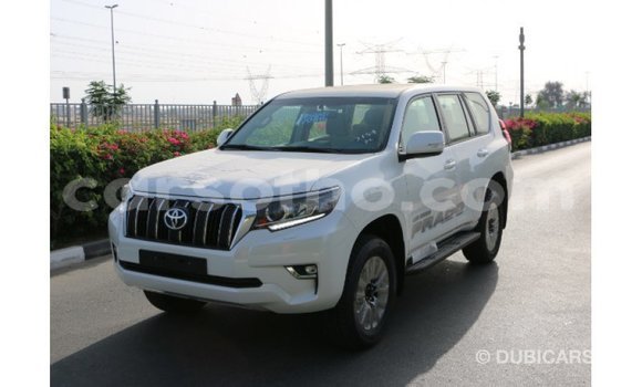 Acheter Import Voiture Toyota Prado Blanc à Import - Dubai, Maseru Acheter Import Voiture Toyota Prado Blanc à Import - Dubai, Maseru