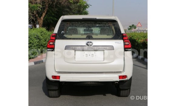 Acheter Import Voiture Toyota Prado Blanc à Import - Dubai, Maseru Acheter Import Voiture Toyota Prado Blanc à Import - Dubai, Maseru