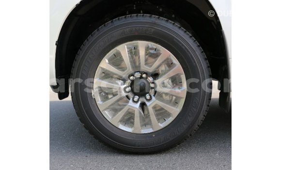 Acheter Import Voiture Toyota Prado Blanc à Import - Dubai, Maseru Acheter Import Voiture Toyota Prado Blanc à Import - Dubai, Maseru