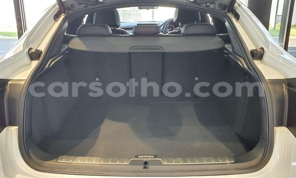 Sayi Na hannu BMW X6 White Mota in Maputsoa a Leribe Sayi Na hannu BMW X6 White Mota in Maputsoa a Leribe