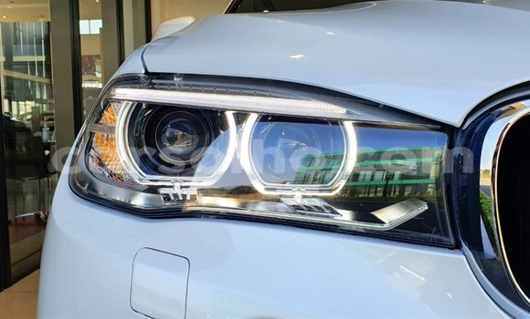 Sayi Na hannu BMW X6 White Mota in Maputsoa a Leribe Sayi Na hannu BMW X6 White Mota in Maputsoa a Leribe