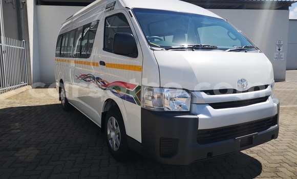 اشتري مستعمل Toyota HiAce White شاحنة في Maseru في Maseru اشتري مستعمل Toyota HiAce White شاحنة في Maseru في Maseru