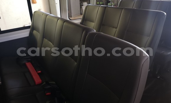اشتري مستعمل Toyota HiAce White شاحنة في Maseru في Maseru اشتري مستعمل Toyota HiAce White شاحنة في Maseru في Maseru
