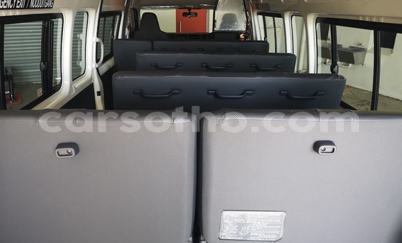 اشتري مستعمل Toyota HiAce White شاحنة في Maseru في Maseru اشتري مستعمل Toyota HiAce White شاحنة في Maseru في Maseru
