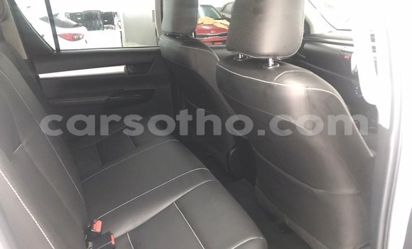 Acheter Occasion Voiture Toyota Hilux Blanc à Maputsoa, Leribe Acheter Occasion Voiture Toyota Hilux Blanc à Maputsoa, Leribe