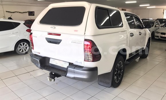 Acheter Occasion Voiture Toyota Hilux Blanc à Maputsoa, Leribe Acheter Occasion Voiture Toyota Hilux Blanc à Maputsoa, Leribe