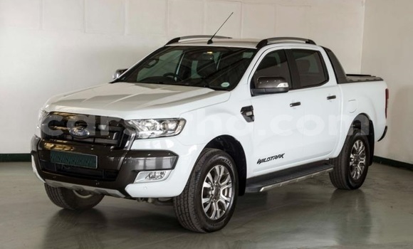 Sayi Na hannu Ford Ranger White Mota in Maseru a Maseru Sayi Na hannu Ford Ranger White Mota in Maseru a Maseru