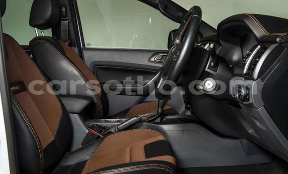 Sayi Na hannu Ford Ranger White Mota in Maseru a Maseru Sayi Na hannu Ford Ranger White Mota in Maseru a Maseru