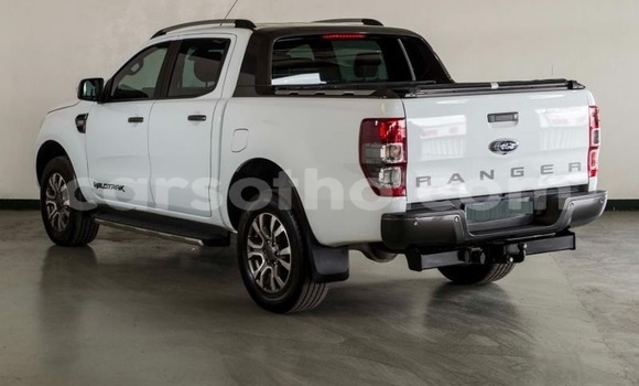 Sayi Na hannu Ford Ranger White Mota in Maseru a Maseru Sayi Na hannu Ford Ranger White Mota in Maseru a Maseru