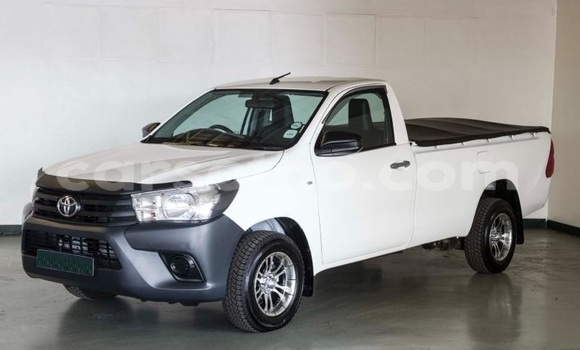اشتري مستعمل Toyota Hilux White سيارة في Peka في Leribe اشتري مستعمل Toyota Hilux White سيارة في Peka في Leribe