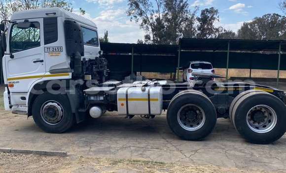 اشتري مستعمل Nissan UD White شاحنة في Maseru في Maseru اشتري مستعمل Nissan UD White شاحنة في Maseru في Maseru