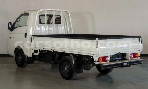 Sayi Na hannu Hyundai H1 White Mota in Roma a Maseru Sayi Na hannu Hyundai H1 White Mota in Roma a Maseru