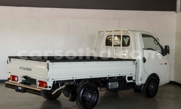Sayi Na hannu Hyundai H1 White Mota in Roma a Maseru Sayi Na hannu Hyundai H1 White Mota in Roma a Maseru
