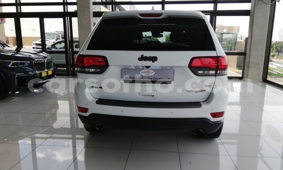 اشتري مستعمل Jeep Grand Cherokee White سيارة في Maseru في Maseru اشتري مستعمل Jeep Grand Cherokee White سيارة في Maseru في Maseru
