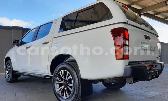 اشتري مستعمل Isuzu KB White سيارة في Maseru في Maseru اشتري مستعمل Isuzu KB White سيارة في Maseru في Maseru