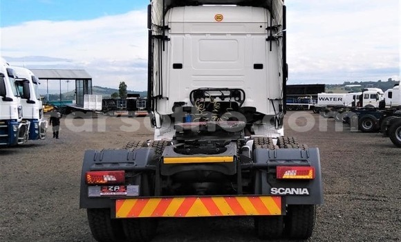 اشتري مستعمل Scania R420 White شاحنة في Maseru في Maseru اشتري مستعمل Scania R420 White شاحنة في Maseru في Maseru